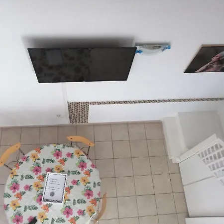 Helena Apartment *